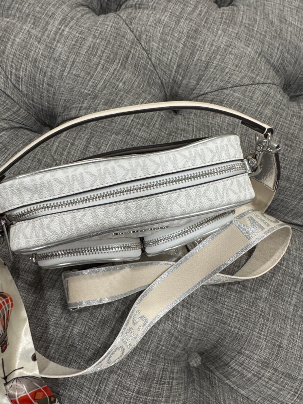 Michael Kors Bag Jet Set Signature Logo Strap with Front Pockets Crossbody - Picture 11 of 17